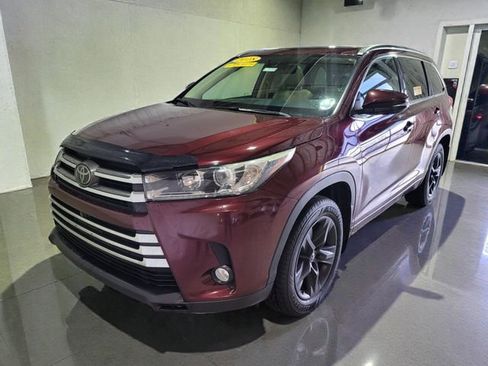 Used 2018 Toyota Highlander Limited Platinum image 16