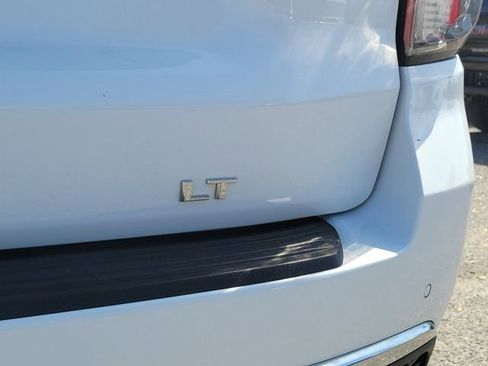 Certified 2022 Chevrolet Suburban LT w/ Luxury Package image 7