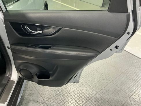 Used 2020 Nissan Rogue SL FWD image 30