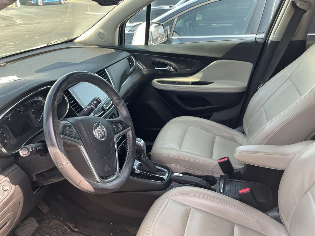Used 2018 Buick Encore Essence w/ Experience Buick Package FWD image 9
