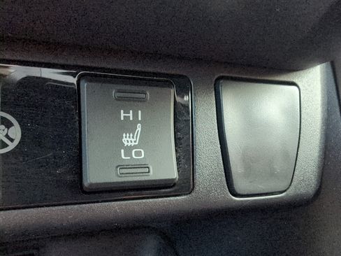 Certified 2022 Toyota RAV4 XSE AWD/4WD image 35