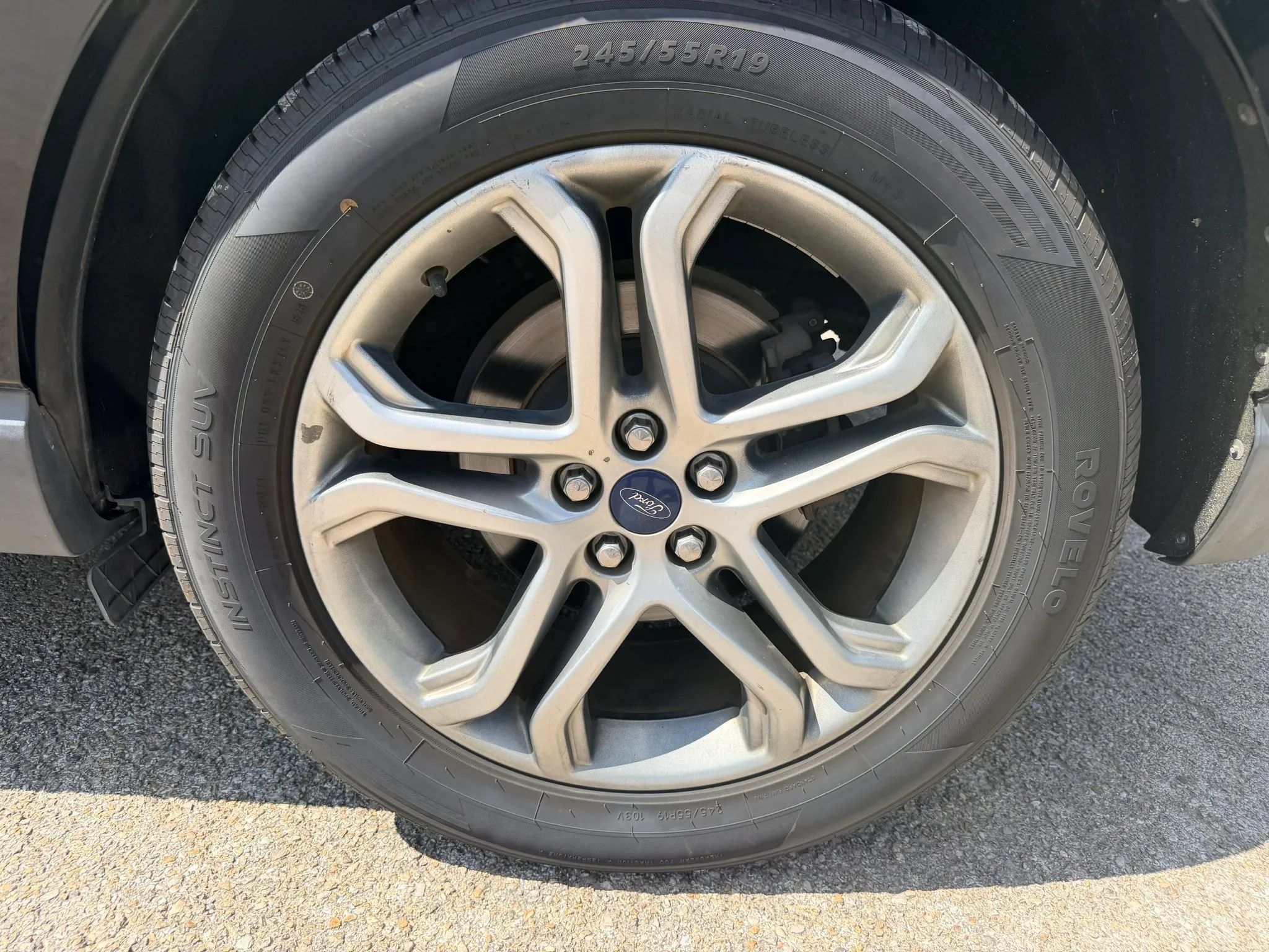 Used 2016 Ford Edge Titanium FWD image 5