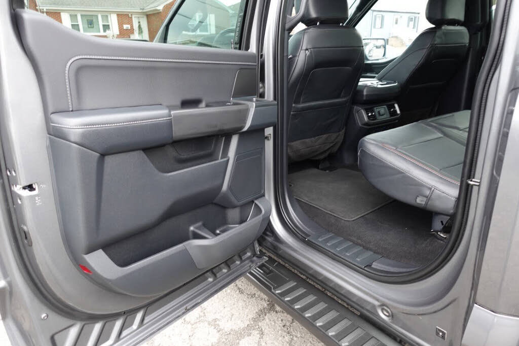 Used 2024 Ford F150 XLT w/ XLT Black Appearance Package AWD/4WD image 22