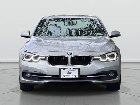 Used 2018 BMW 330i xDrive Sedan AWD/4WD image 2