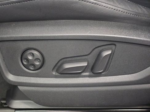 Used 2025 Audi Q5 2.0T Premium image 37