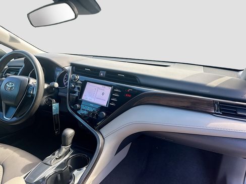 Used 2020 Toyota Camry LE FWD image 31