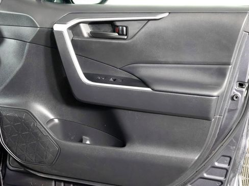 Used 2022 Toyota RAV4 LE AWD/4WD image 45