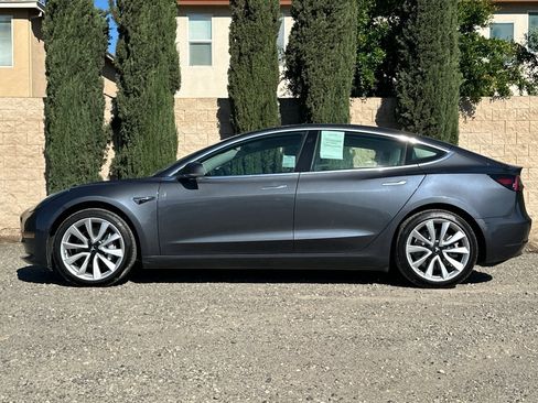 Used 2018 Tesla Model 3 image 7