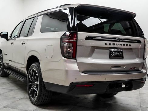 Used 2024 Chevrolet Suburban RST image 11