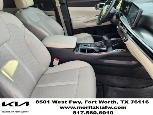 Certified 2024 Kia Sorento S w/ Panoramic Sunroof Package FWD image 12
