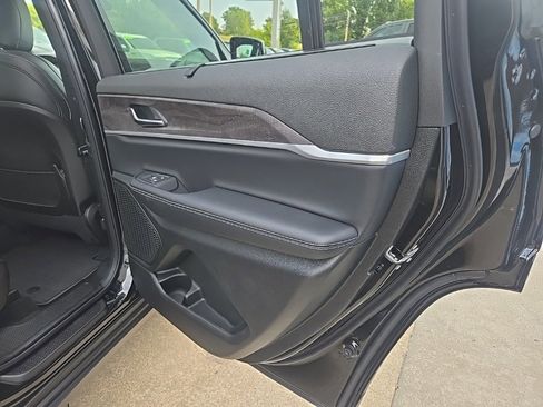 New 2025 Jeep Grand Cherokee L Limited w/ Luxury Tech Group II image 89