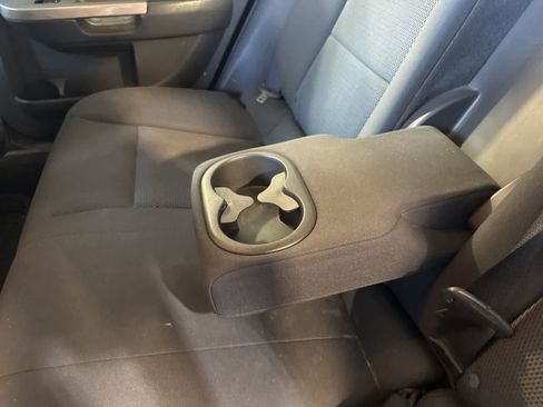 Used 2010 Chrysler Sebring Touring FWD image 15