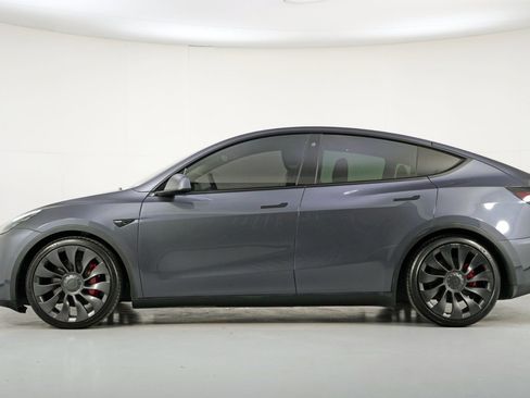 Used 2022 Tesla Model Y Performance image 9