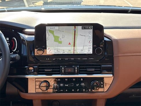 New 2025 Nissan Pathfinder Platinum image 16