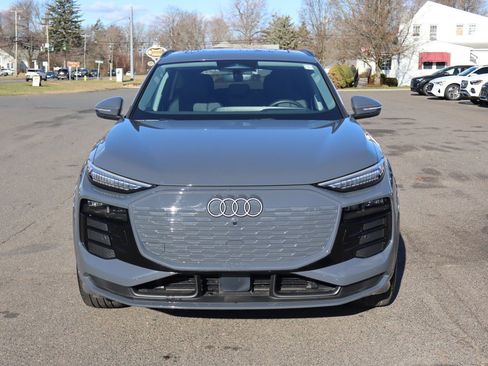 Used 2025 Audi Q6 e-tron Premium Plus image 2