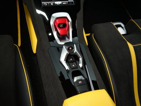 Used 2024 Lamborghini Huracan Tecnica image 20