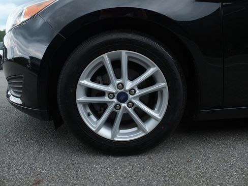 Used 2018 Ford Focus SE FWD image 9