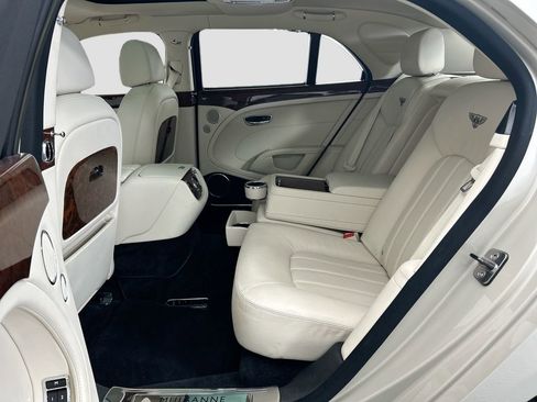 Used 2016 Bentley Mulsanne image 21