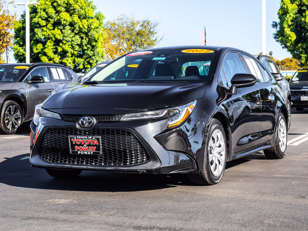 Used 2022 Toyota Corolla LE FWD image 3