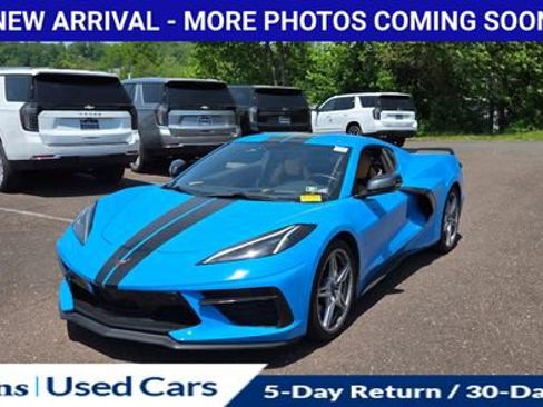 Used 2021 Chevrolet Corvette Stingray Preferred Cpe w/ Z51 Performance Package RWD image 3