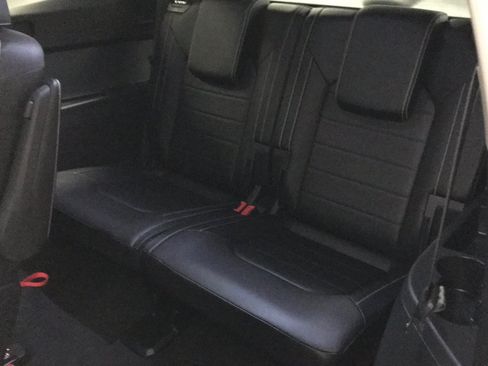 Used 2025 Volkswagen Atlas SEL AWD/4WD image 12