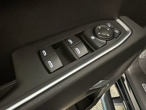 Used 2024 GMC Sierra 1500 Elevation AWD/4WD image 10