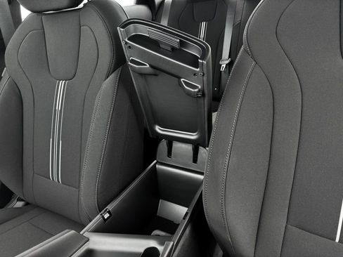 New 2025 Hyundai Elantra Sport image 18