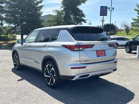 Used 2022 Mitsubishi Outlander SE AWD/4WD image 7