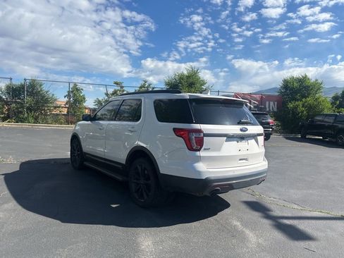 Used 2017 Ford Explorer XLT w/ Equipment Group 202A AWD/4WD image 6