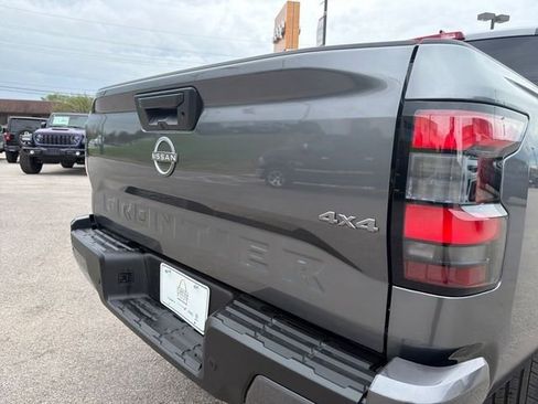 Used 2025 Nissan Frontier SV AWD/4WD image 38