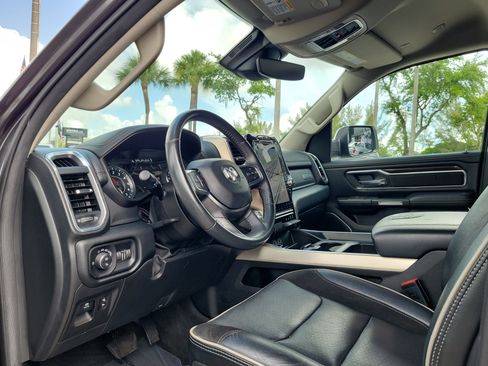 Used 2022 RAM 1500 Laramie RWD image 9