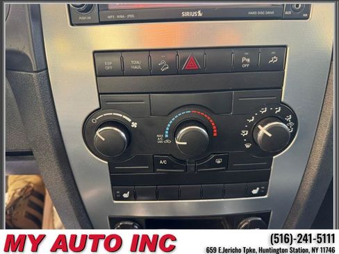 Used 2010 Jeep Commander Sport w/ Sun/Sound Group image 19