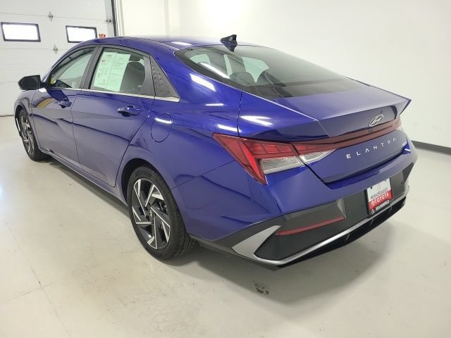 Used 2024 Hyundai Elantra Limited FWD image 5