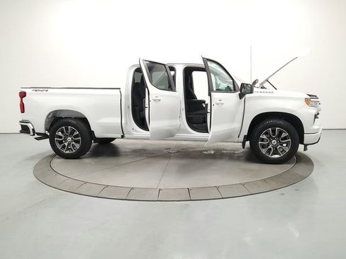 Used 2025 Chevrolet Silverado 1500 RST AWD/4WD image 16