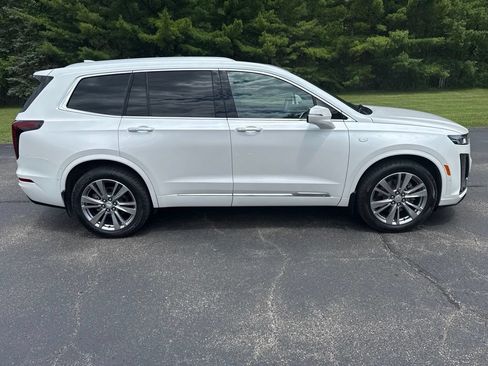 Used 2024 Cadillac XT6 Premium Luxury w/ Technology Package AWD/4WD image 5