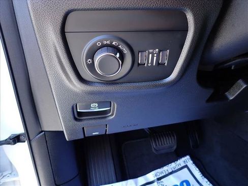 Used 2024 Jeep Grand Cherokee L Laredo AWD/4WD image 18