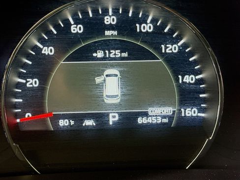 Used 2019 Kia Sorento EX w/ EX Touring Package image 16