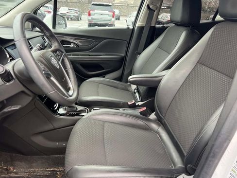 Certified 2022 Buick Encore Preferred w/ Safety Package II image 18