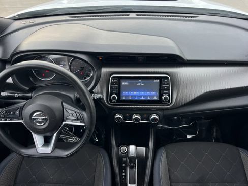 Used 2018 Nissan Kicks S image 3