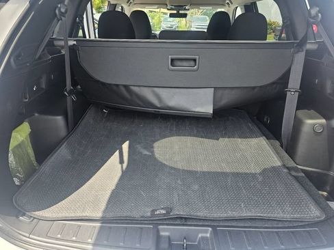 Used 2025 Mitsubishi Outlander ES FWD image 12