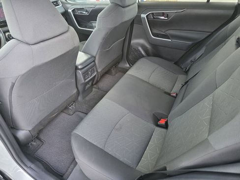 Used 2022 Toyota RAV4 XLE w/ Convenience Package image 28