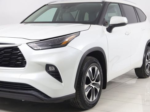 Used 2023 Toyota Highlander XLE image 55