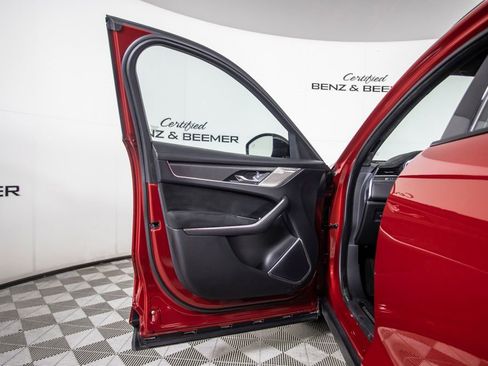 Used 2021 Jaguar F-PACE SVR image 15