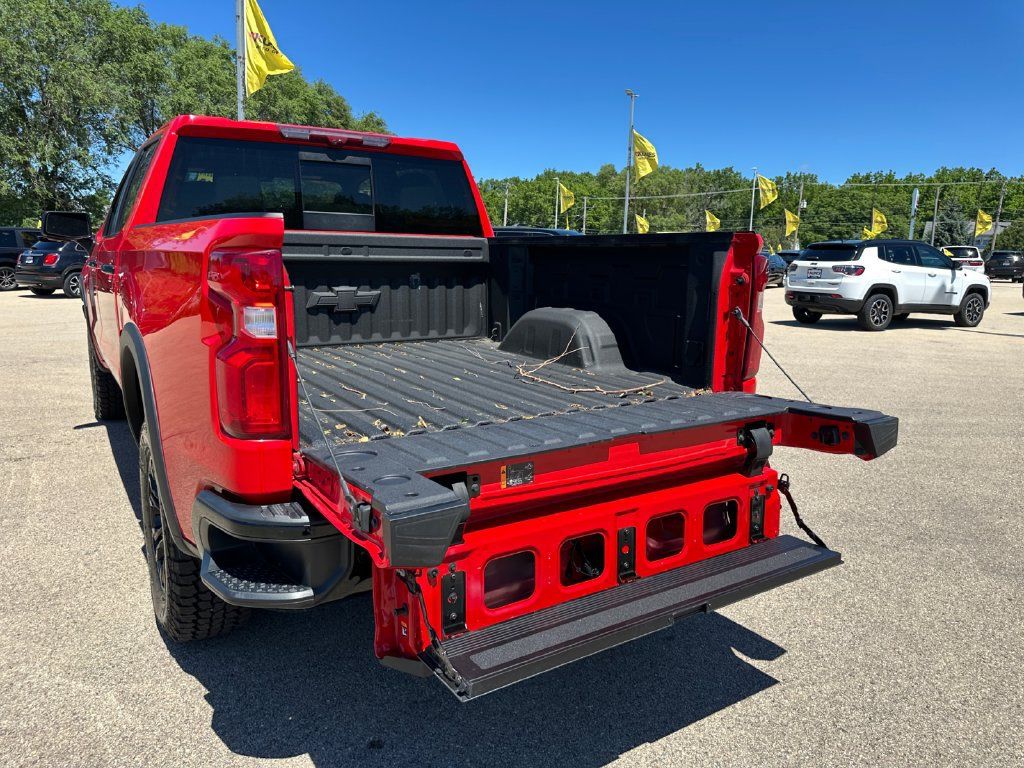 Used 2025 Chevrolet Silverado 1500 ZR2 w/ Technology Package AWD/4WD image 37