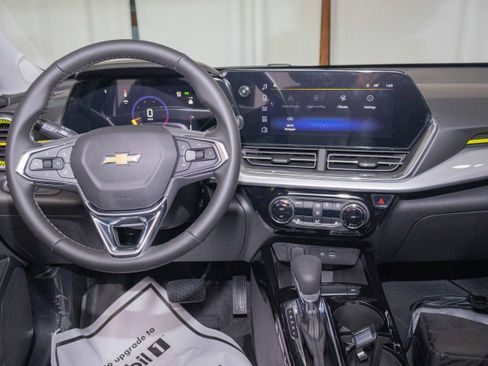 New 2026 Chevrolet Trax LT w/ Driver Confidence Package image 14