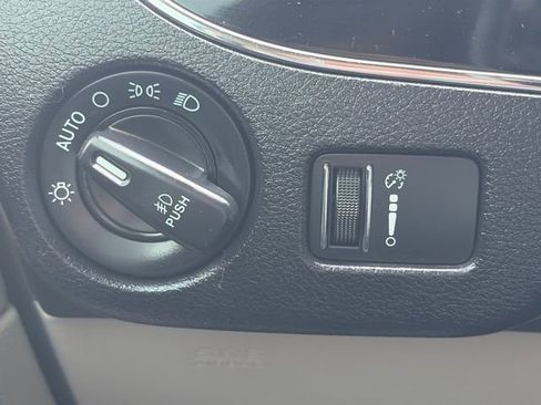 Used 2019 Dodge Grand Caravan SXT FWD image 52