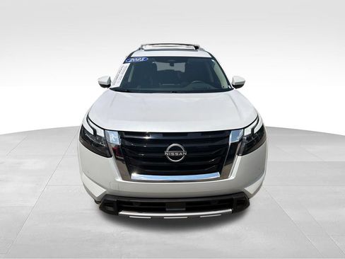Used 2025 Nissan Pathfinder Platinum w/ Cargo Package FWD image 8