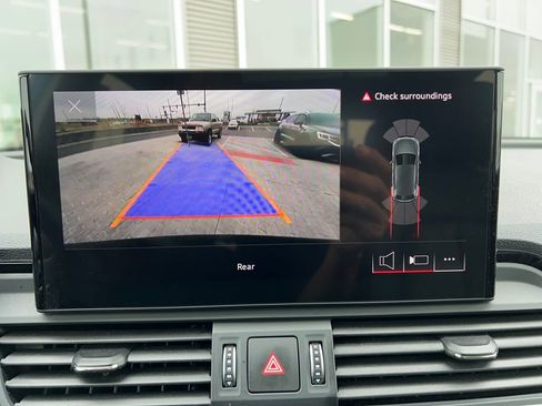 Used 2022 Audi Q5 2.0T Premium w/ Convenience Package image 19