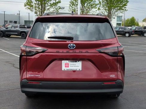 Certified 2025 Toyota Sienna XLE AWD/4WD image 6