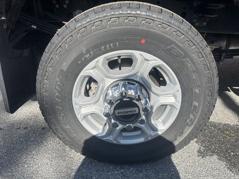 New 2025 Ford F350 XLT w/ FX4 Off-Road Package image 12